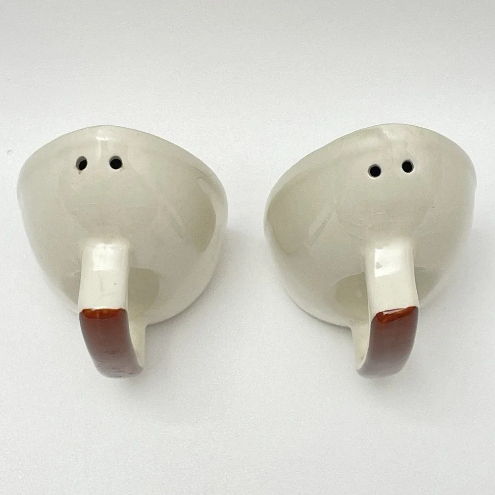 Artmark Farmhouse Roosters Chickens Iron Salt & Pepper Shakers Farmhouse Ceramic